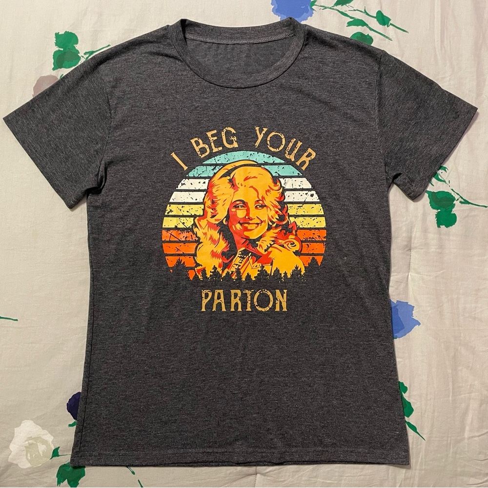 Small gray Dolly Parton tee NWOT - Picture 1 of 4